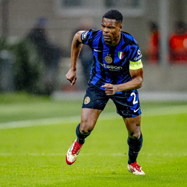 股点网 邓弗里斯: 我们带着赢球的想法到来 希望为欧冠联赛开个好头